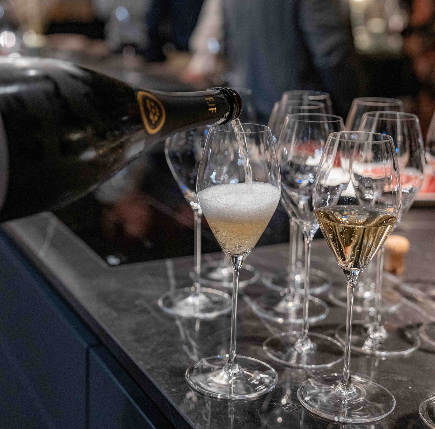 Champagner einschenken Frerejean Frères